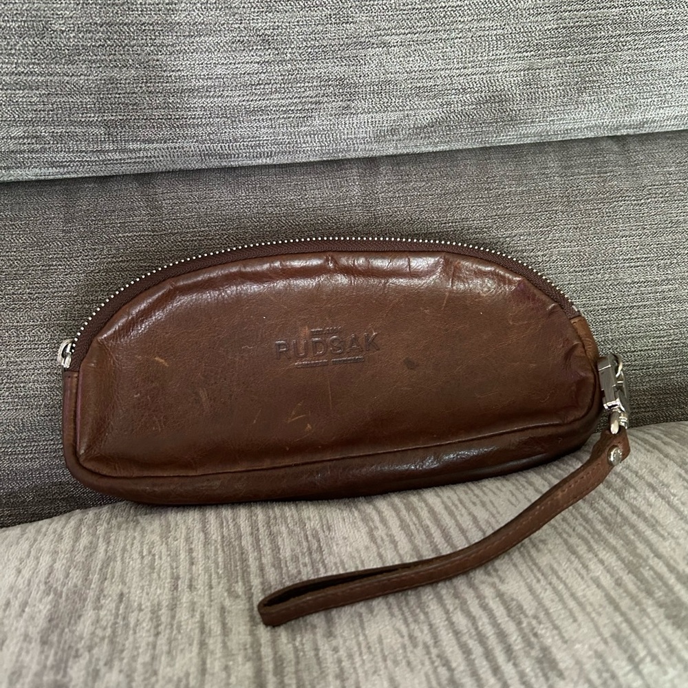 RUDSAK Brown Leather Isabelle pouch in excellent condition!